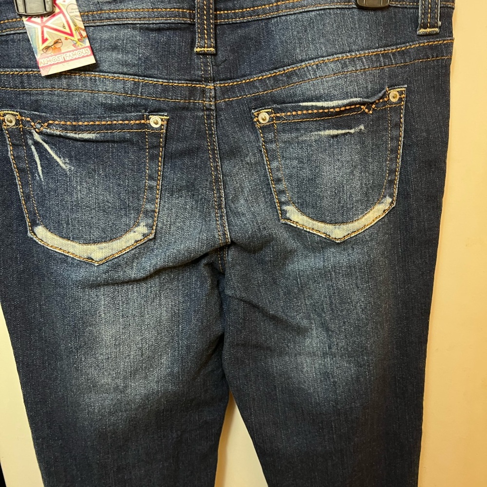 Women’s distressed blue skinny Jeans fit size 9. Never worn - Picture 4 of 10